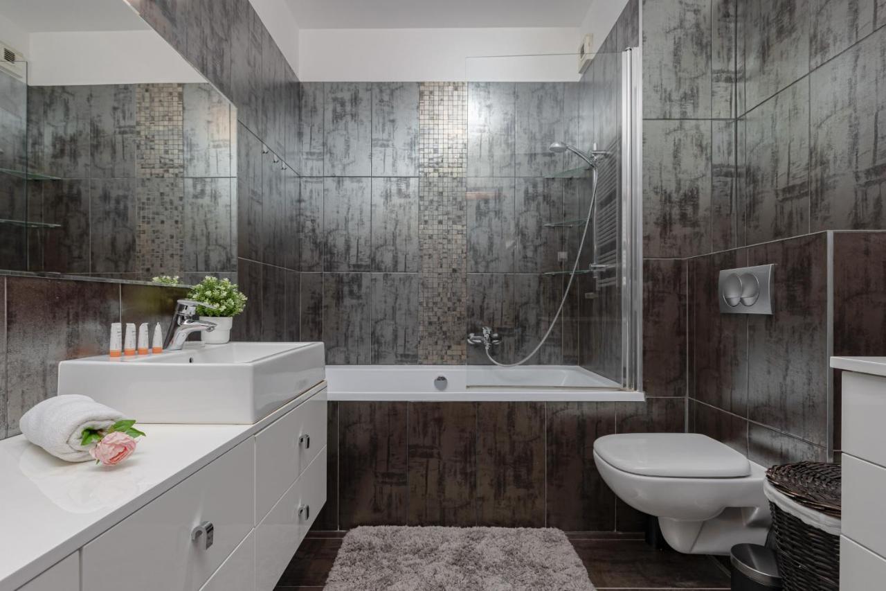 Appartamento Srodmiescie With Balcony By Renters *